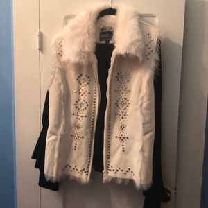 I live on a very warm island.